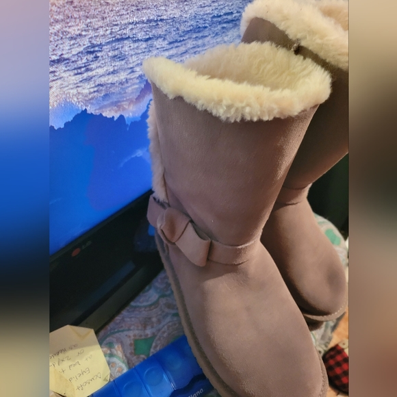 Boots - Picture 3 of 4